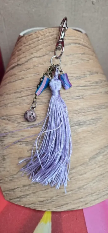 Porte clef gourmandise lilas fimo neuf