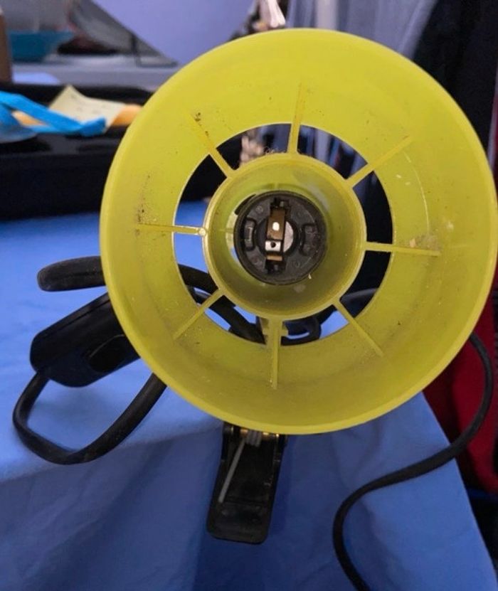 Spot vert à pince - photo numéro 3