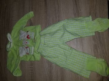 Pyjama avec chausson 3 mois