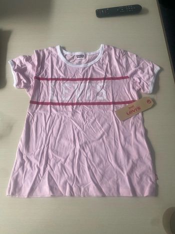 TEE shirt Levi’s neuf rose