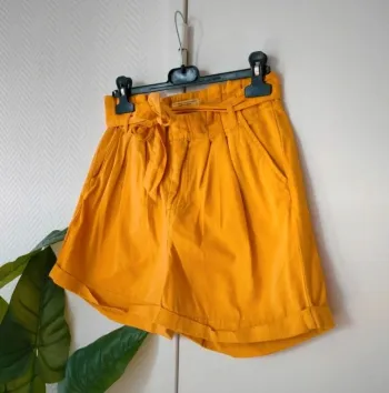 Short Jaune Kaporal taille XS