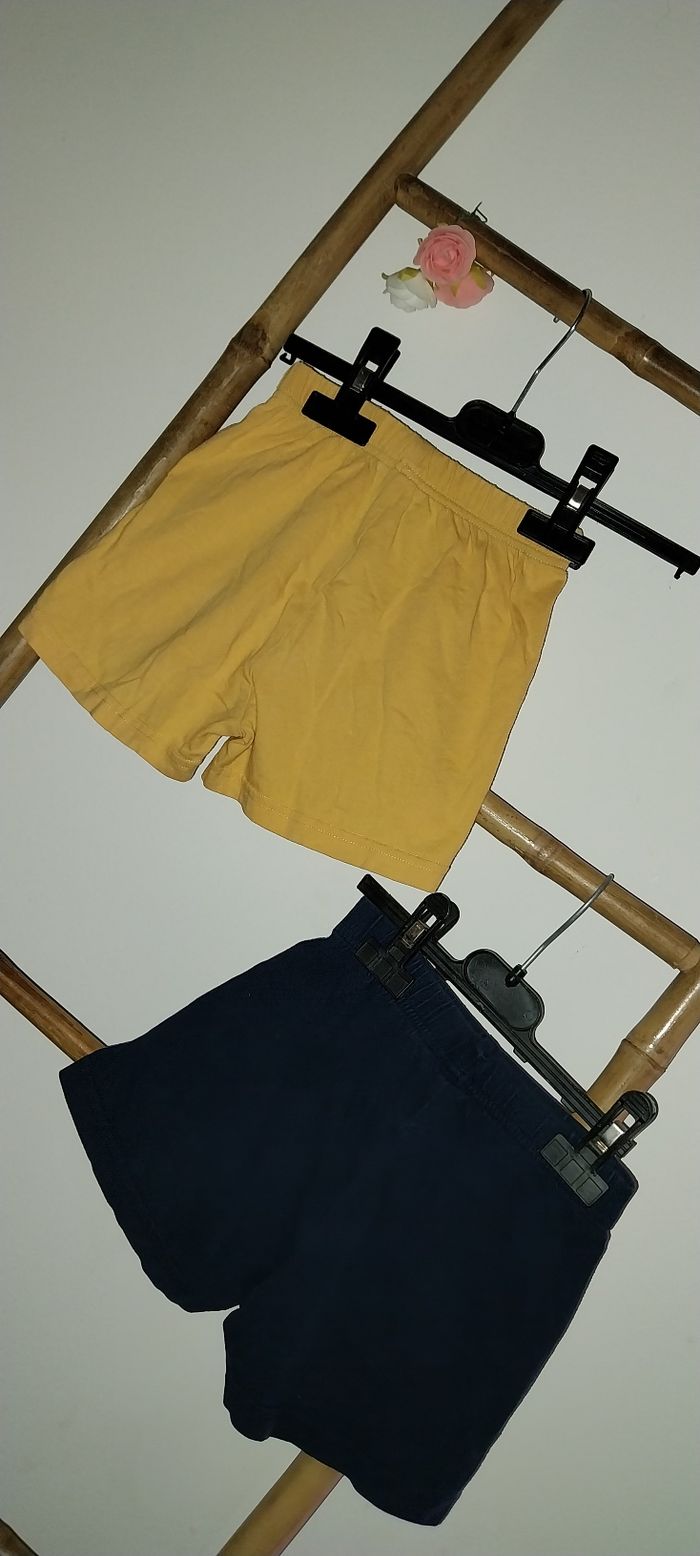 Duo/ Lot de 2 shorts Décathlon baby très bon état 2 ans - photo numéro 2