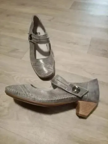 chaussures de couleur gris moran's 41 jamais portées à velcro chaussures printemps femme gris