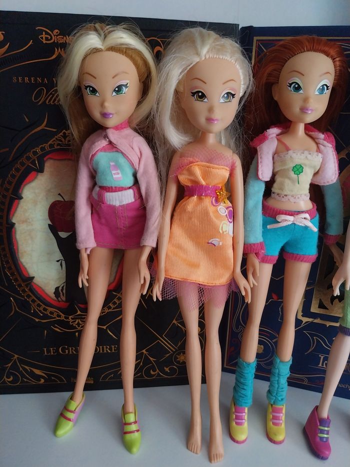 4 Poupées Flora Tecna et Bloom Love and Pet + Stella City Girl Fashion and Magic Winx Club saison 4 Smoby - photo numéro 3