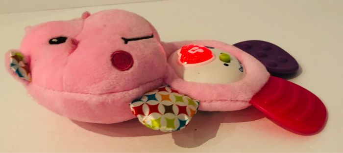 Vtech 80-502555 croc hippo rose 0-24 mois peluche hippopotame hochet musical jouet d’éveil sensoriel textures anneaux de dentition +30 phrases chansons mélodies et sons amusants bleu lot SOP77 - photo numéro 3