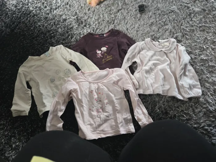T-shirts manches longues grain de blé et Obaibi 24 mois