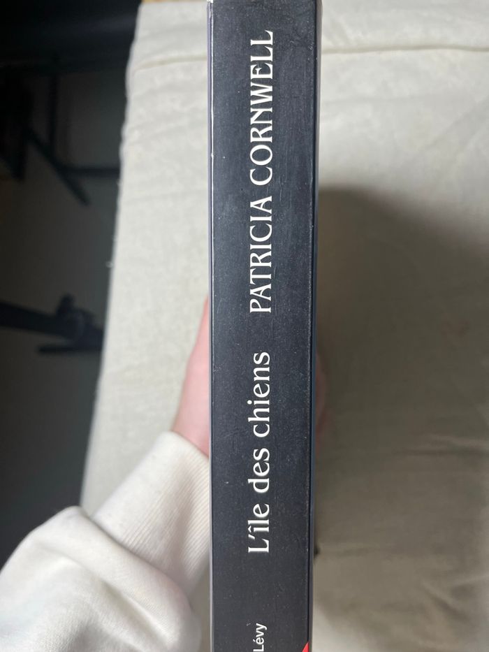 Livre « l’île des chiens » de Patricia Cornwell - photo numéro 2