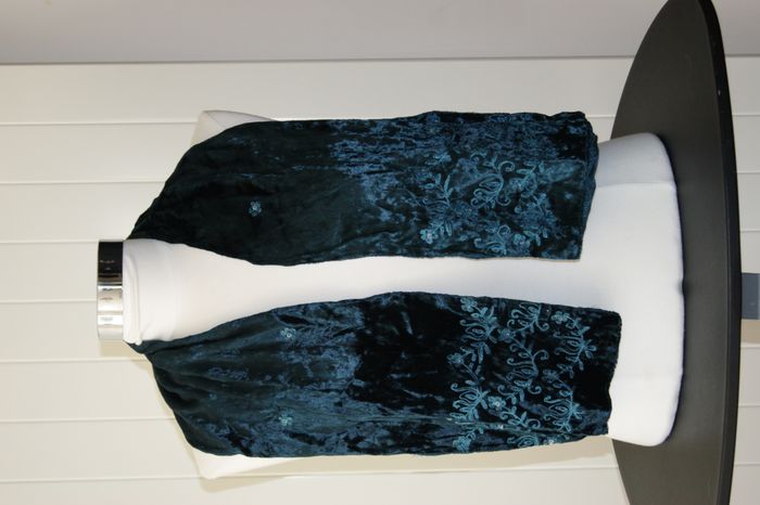 Écharpe courte femme – Velours satiné & motifs – Vert bouteille