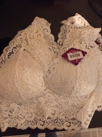 Lot de 4 brassières dentelles 