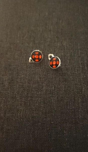 Bijou Miraculous de la coccinelle Antibug – univers Ladybug (livre)