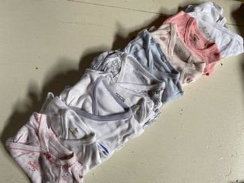 Lot de vêtement fille de 0 à 12 mois