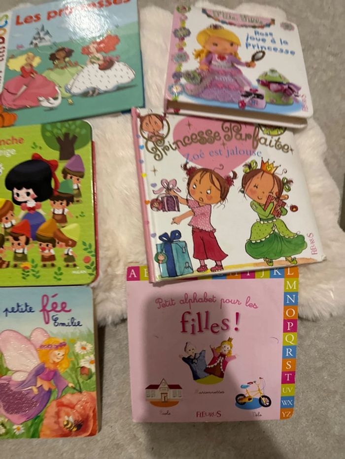 Lot 6 livres pour fille très bon état - photo numéro 2