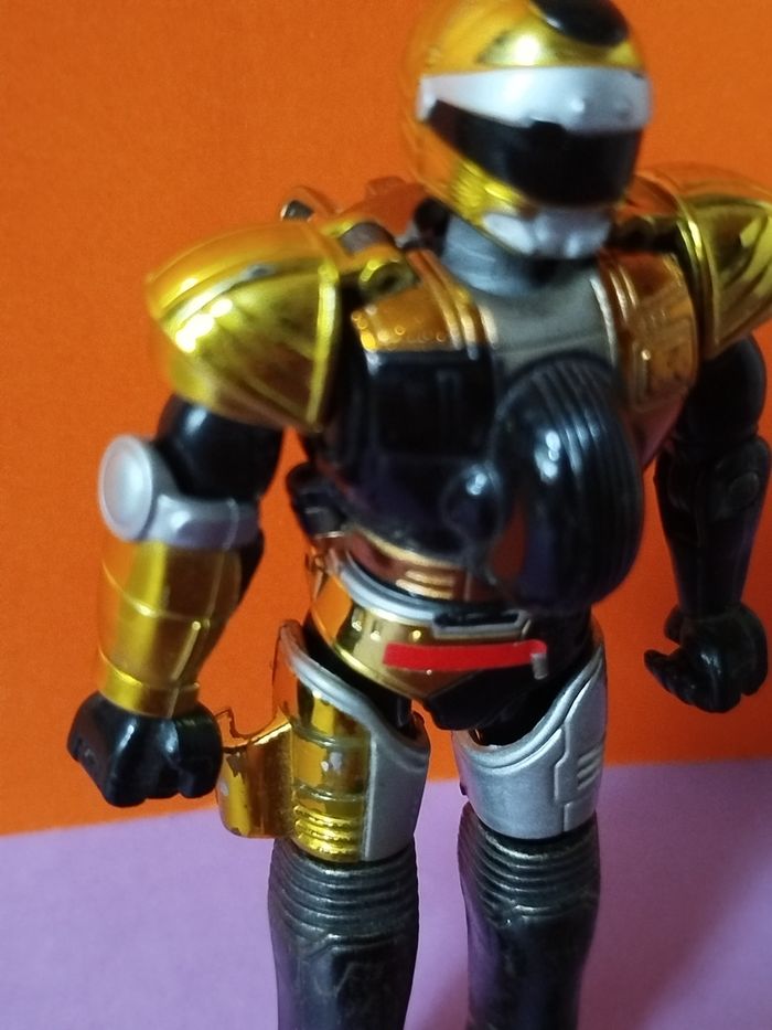 Figurine Winspector jaune - photo numéro 5