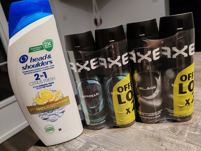 Lot déodorants et shampooing