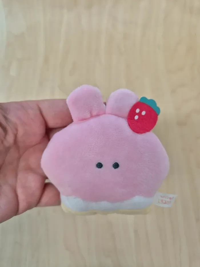 Porte-clés peluche Tsuburana Hitomi Ichigo Fare : Cupcake lapin - photo numéro 2