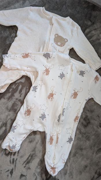 Lot 2 pyjamas 