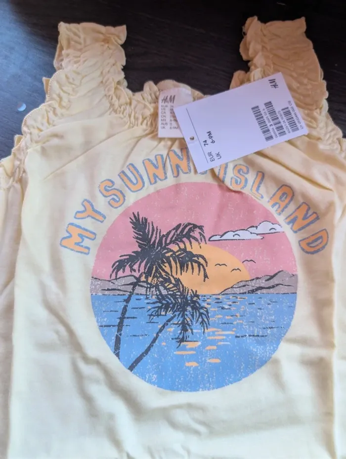 T-shirt h&m neuf . 9 mois - photo numéro 2