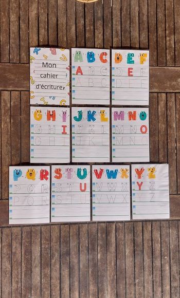 Cahier apprentissage écriture fait main