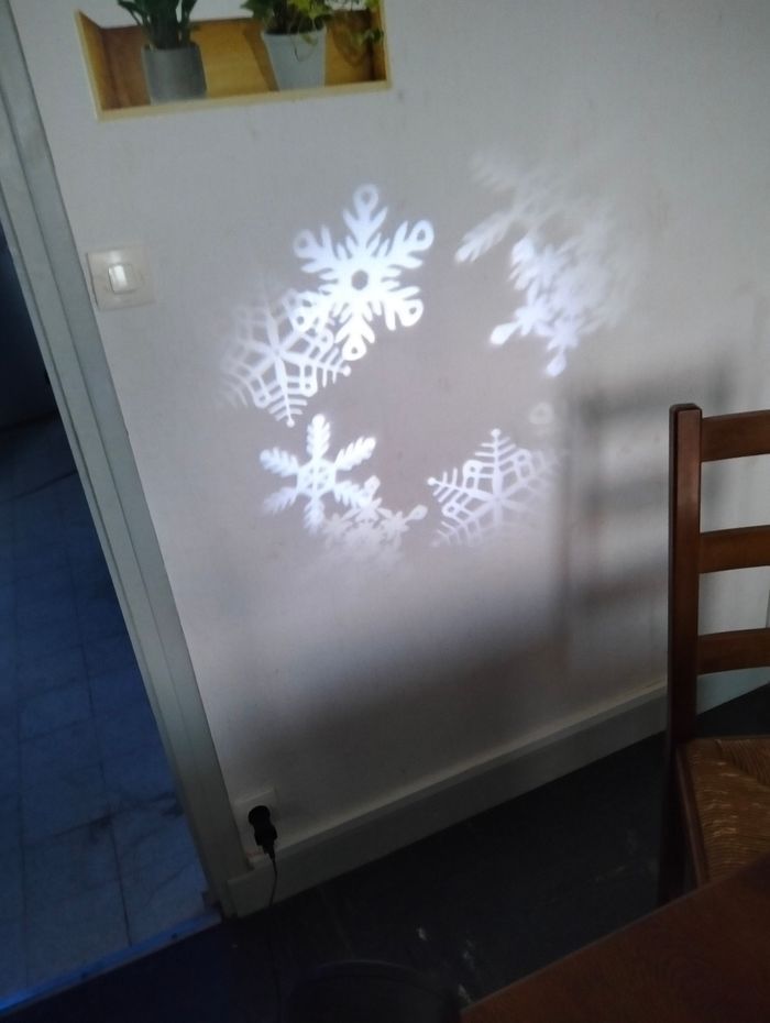 Projecteur lumineux avec motifs - photo numéro 3