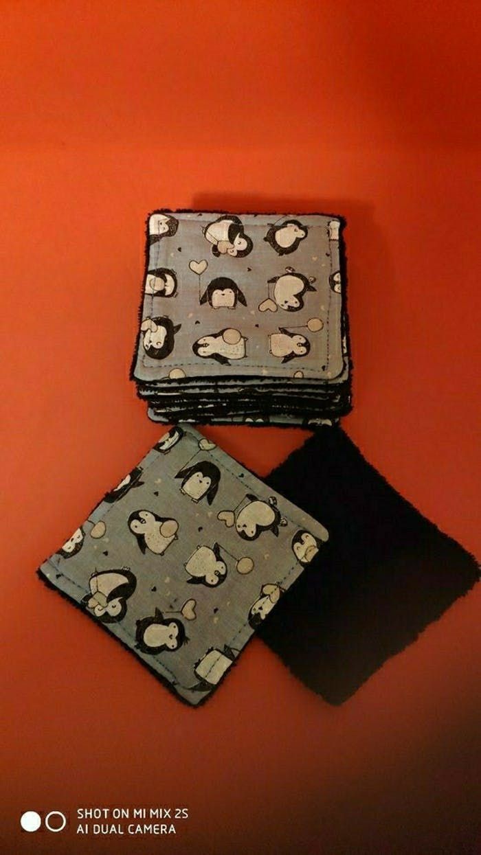 8 lingettes lavables, 10 X10 cm, neuf..