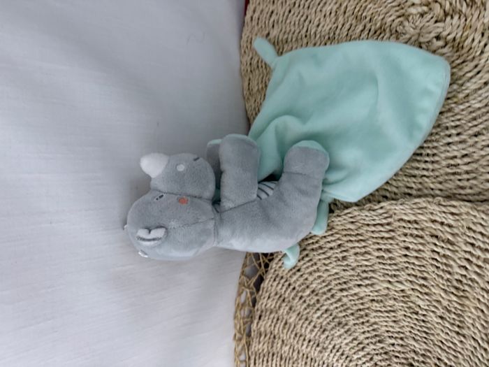 Doudou mouchoir rhinocéros SUCRE D'ORGE gris bleu vert rayures - photo numéro 3