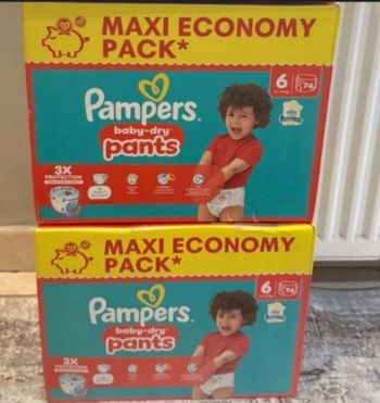 Deux carton de couche pampers taille 8  c ulotte