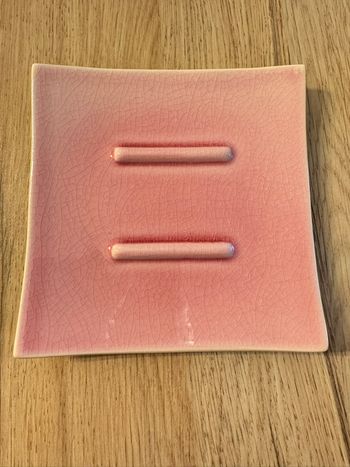 Porte savon carré rose vintage Savon Gemme Vallauris