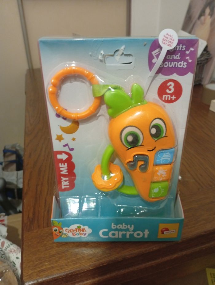 Hochet électronique baby carotte neuf dès 3 mois
