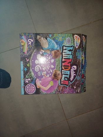 mandala craie exterieur géant  complet