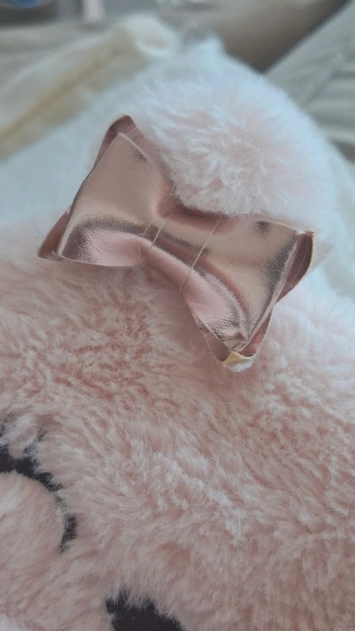 Adorable sac à dos ourson en fausse fourrure rose poudré parfait pour la rentrée 🎀 - photo numéro 4