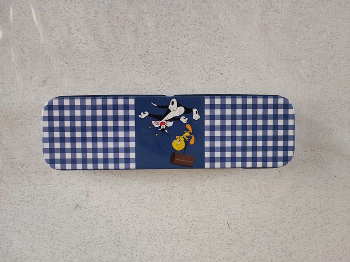 Trousse boîte métallique Looney Tunes