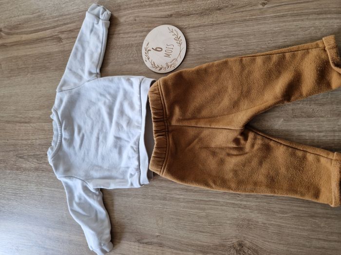 ENSEMBLE 2 Pièces Mixte 'Charmeur' Sweat Blanc & Pantalon Moutarde Kiabi - 6 mois - photo numéro 4