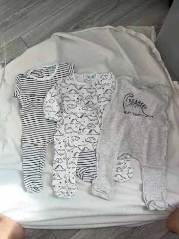 Lot de 3 pyjamas dinausaure