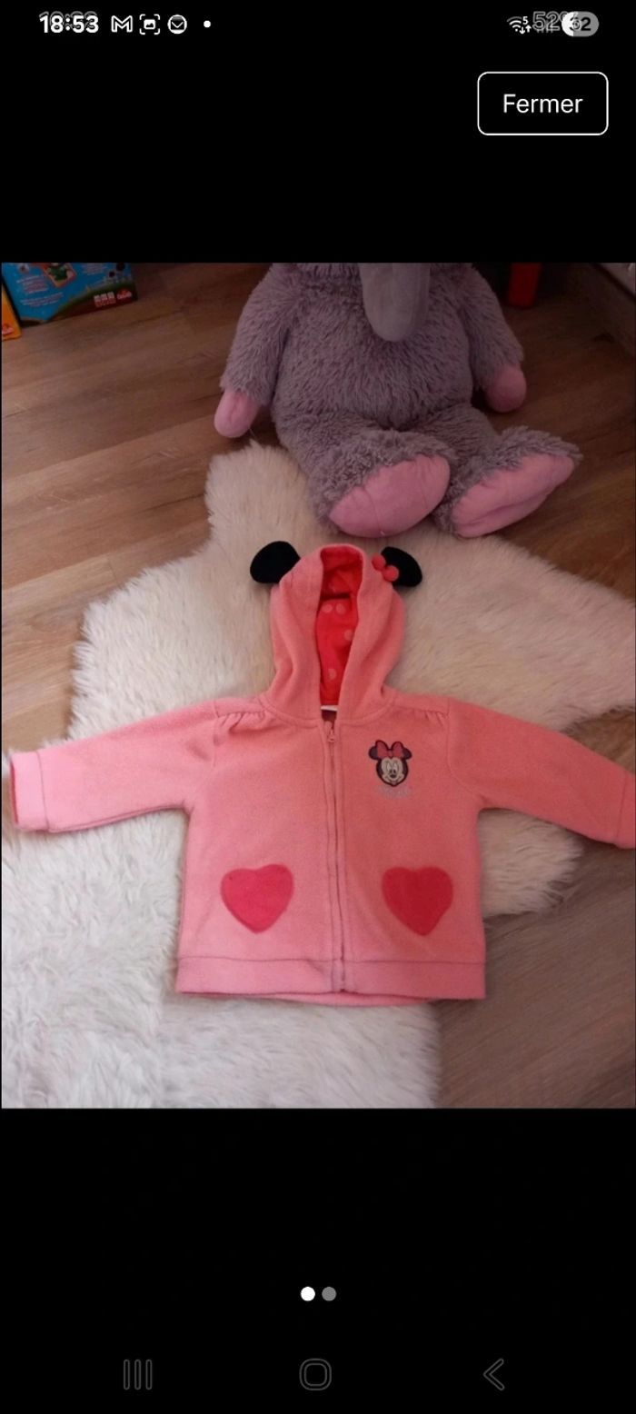 Très jolie veste polaire Disney 12 mois Minnie - photo numéro 1