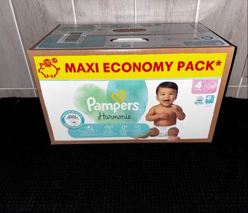 Maxi-Pack De 78 Couches Pampers Harmonie  Neuf Dans L’emballage Taille:4