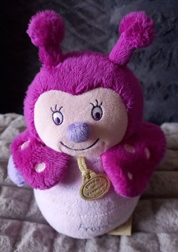 Doudou et compagnie peluche culbuto coccinelle framboiselle