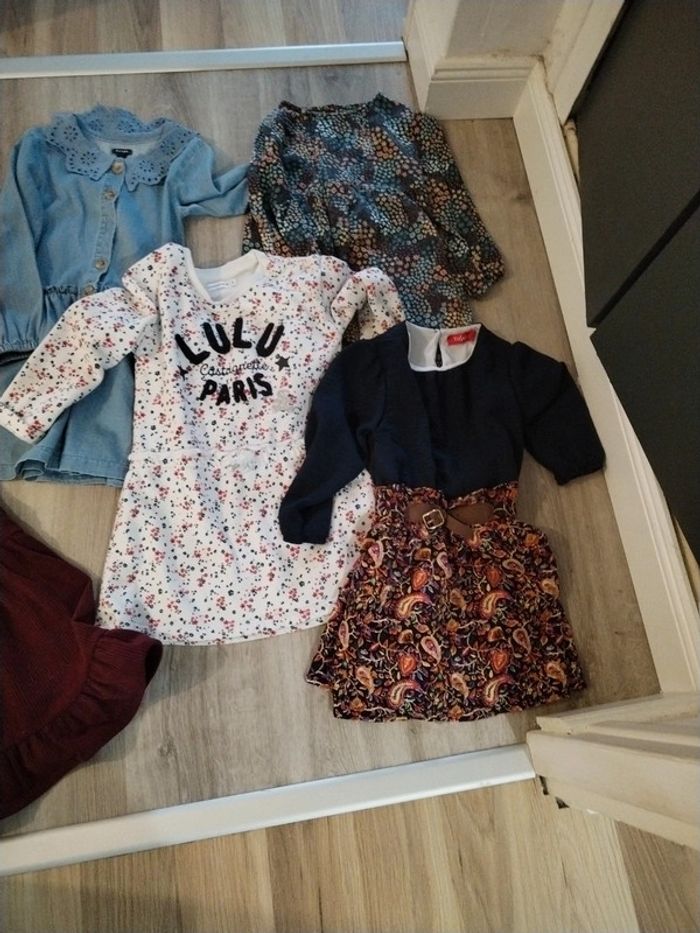 Lot de robes en 3 ans. - photo numéro 2
