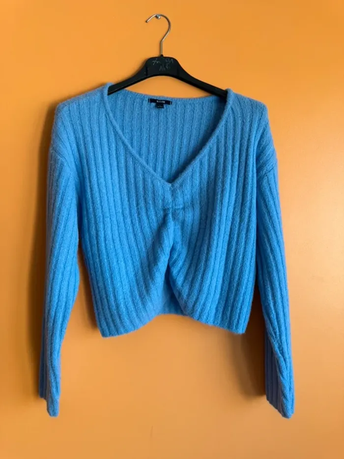Pull crop top