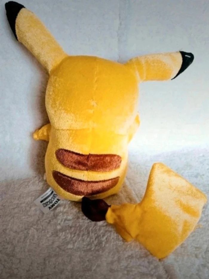 Peluche Pikachu - Pokémon - photo numéro 2