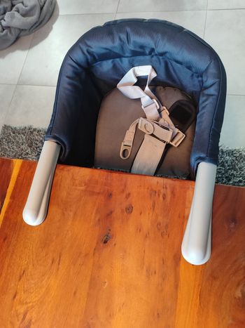 Siège de table pliable