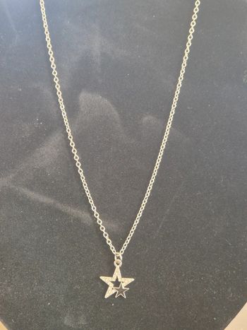 Collier en acier scintillant