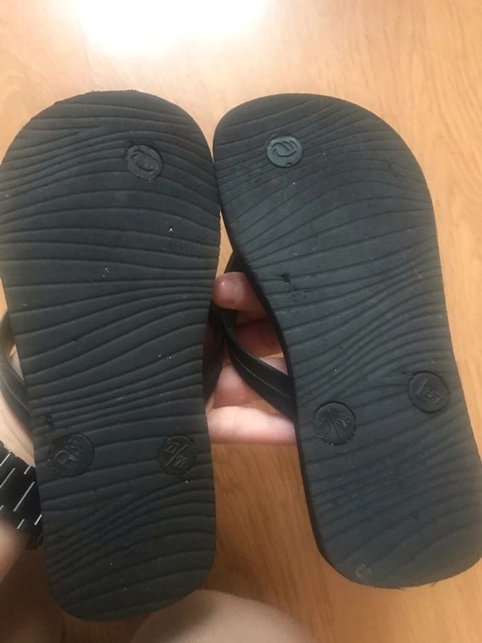 Tongs olaian pointure 26/27 - photo numéro 2