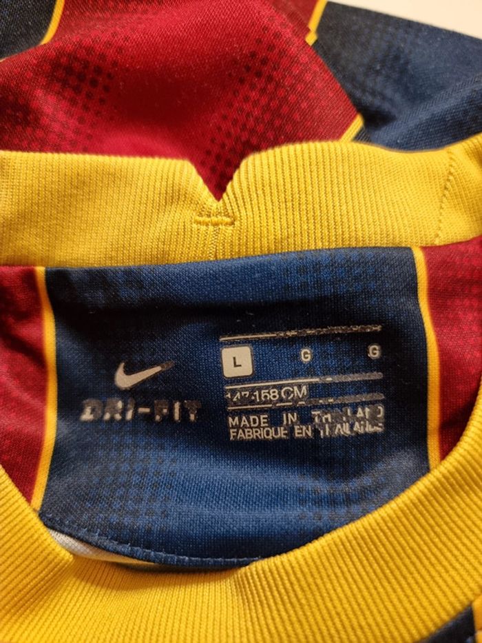 Nike
T-Shirt FC Barcelone taille 12-13 ans * foot * - photo numéro 6