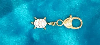 Porte-clés tortue fleurs roses