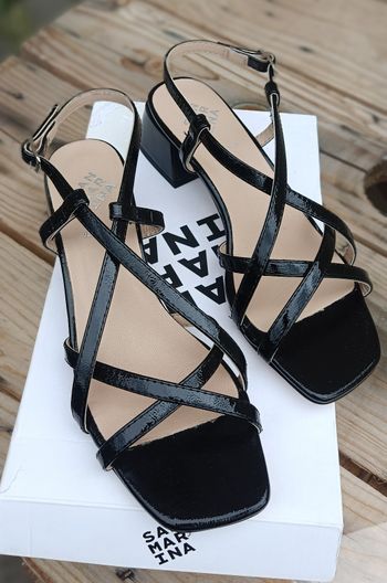 Chaussures San Marina Femme, sandales Ceveras, cuir, taille 37. Neuves