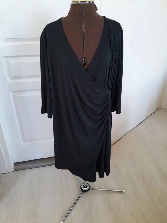 Robe noire neuve drapée extensible Larah createur