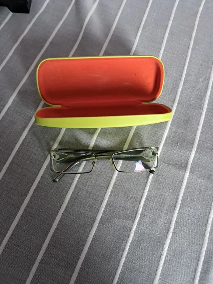 Paire de Lunettes de vue x one très stylée