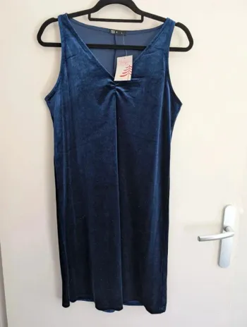 Robe femme 👗 marine pailletée Tex taille L neuve avec étiquette