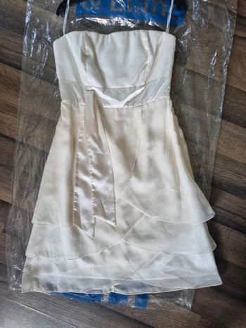 Robe de mariée / de cérémonie. Taille 38. TBE.