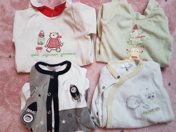 Lots des 4 pyjamas  manche longues  naissance 1 mois